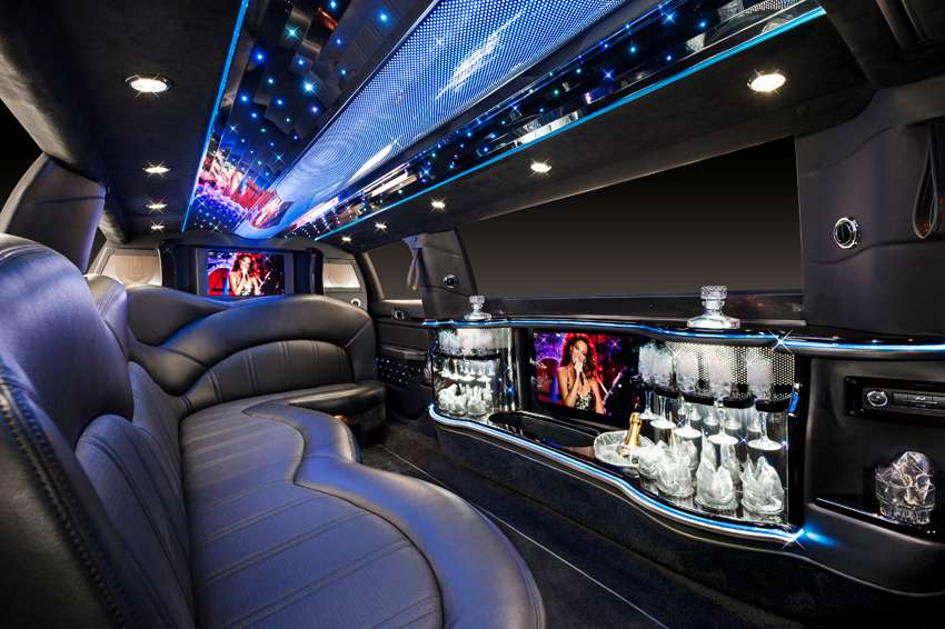 Houston Lincoln Limousine Rates, White, Black Car Service, Wedding, Round Trip, Anniversary, Nightlife, Getaway, Birthday, Brewery Tour, Wine Tasting, Funeral, Memorial, Bachelor, Bachelorette, City Tours, Events, Concerts, Airport, Limo
