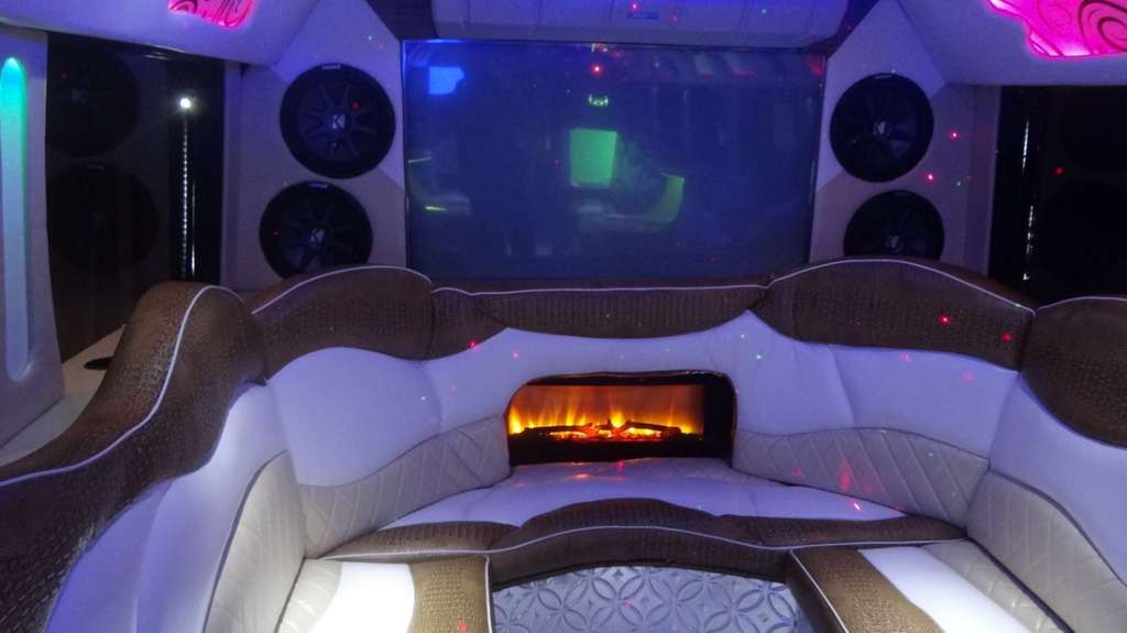 Houston Limo Bus Rates, Party, Birthday, Bachelor, Bachelorette, Wedding, Music Venue, Tailgating, Brewery Tour, Wine Tasting, Bar Crawl, Club, Transportation, Shuttle, Charter